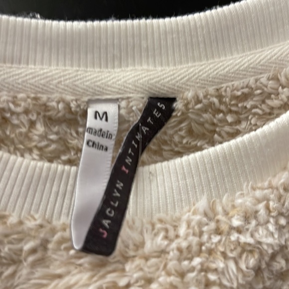Jaclyn Intimates Fuzzy Bear Top Sleepwear Women Size Medium - Picture 6 of 6